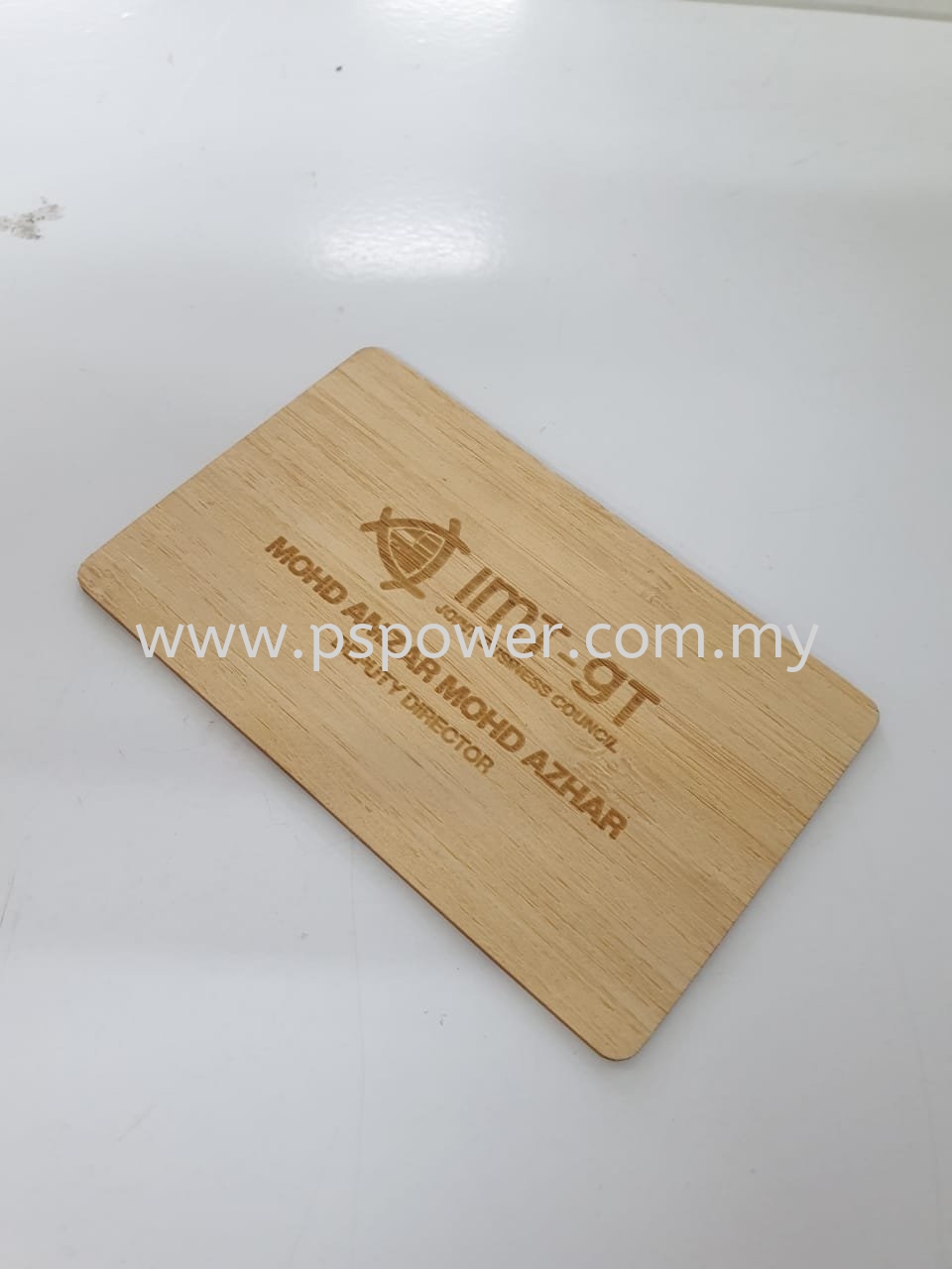 Laser engraving wooden namecard