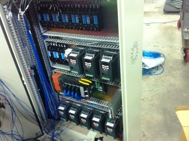 CONTROL PANEL WITH USING MOGEN MORRIS VSD AND MITSUBISHI A SERIES PLC PROJECT IN SABAH