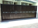 Main Sliding Gate Chengai Wood Mixed Iron Design. Main Gate and Fencing