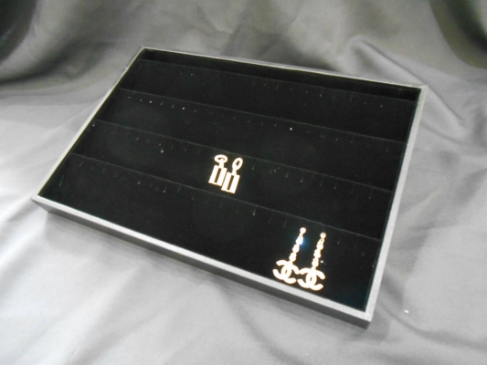 546101 -EARRING TRAY-24X35CM