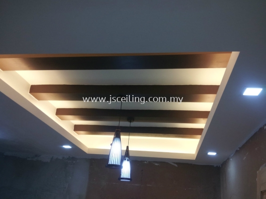 Cornice Gelang Patah