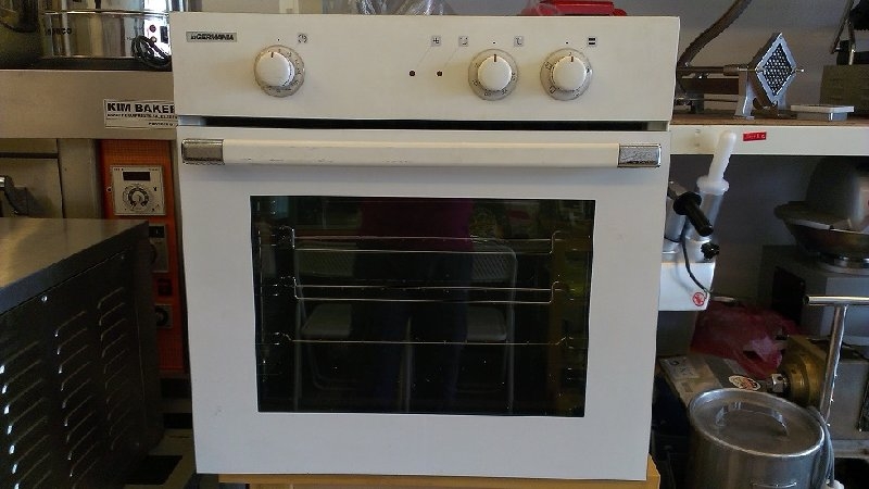 2ND HAND BUILT IN OVEN FOR SALE