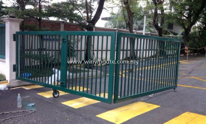 Glen Eagle Hospital Main Gate 26' Folding Gate and Powder Coated