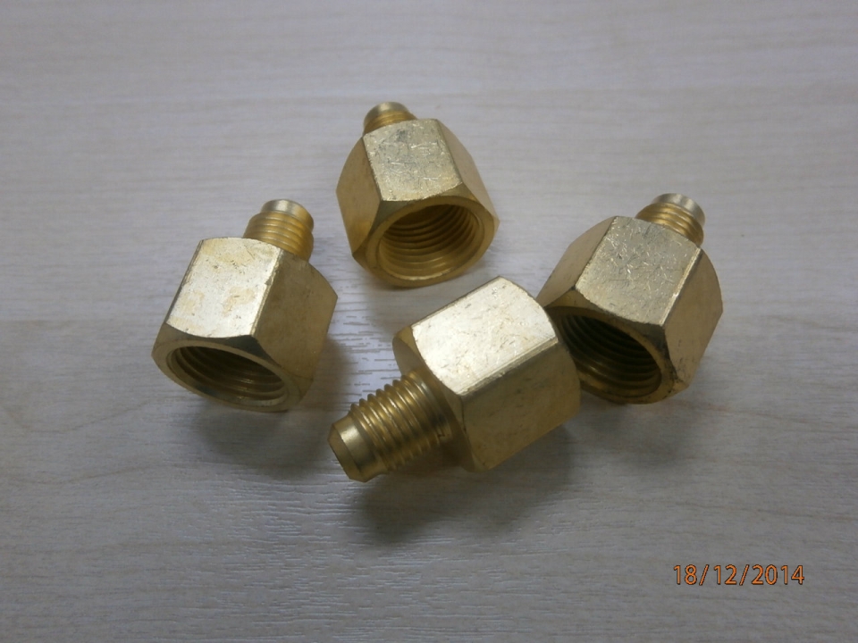 1/4" X 3/8" INTERNAL FLARE REDUCER