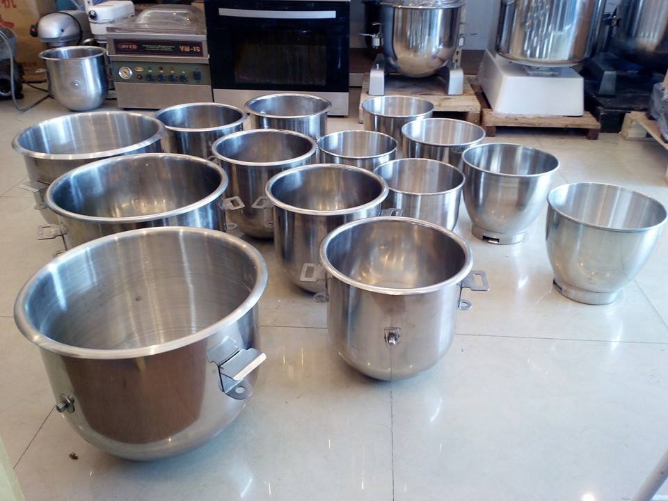 Stainless steel bowl for flour mixer