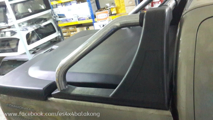 HILUX TOP UP WITH USE BACK ORIGINAL ROLL BAR