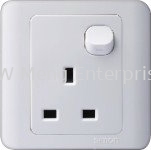 Socket Outlet - Model No: 31382 13A 1 Gang Flat Pin Socket