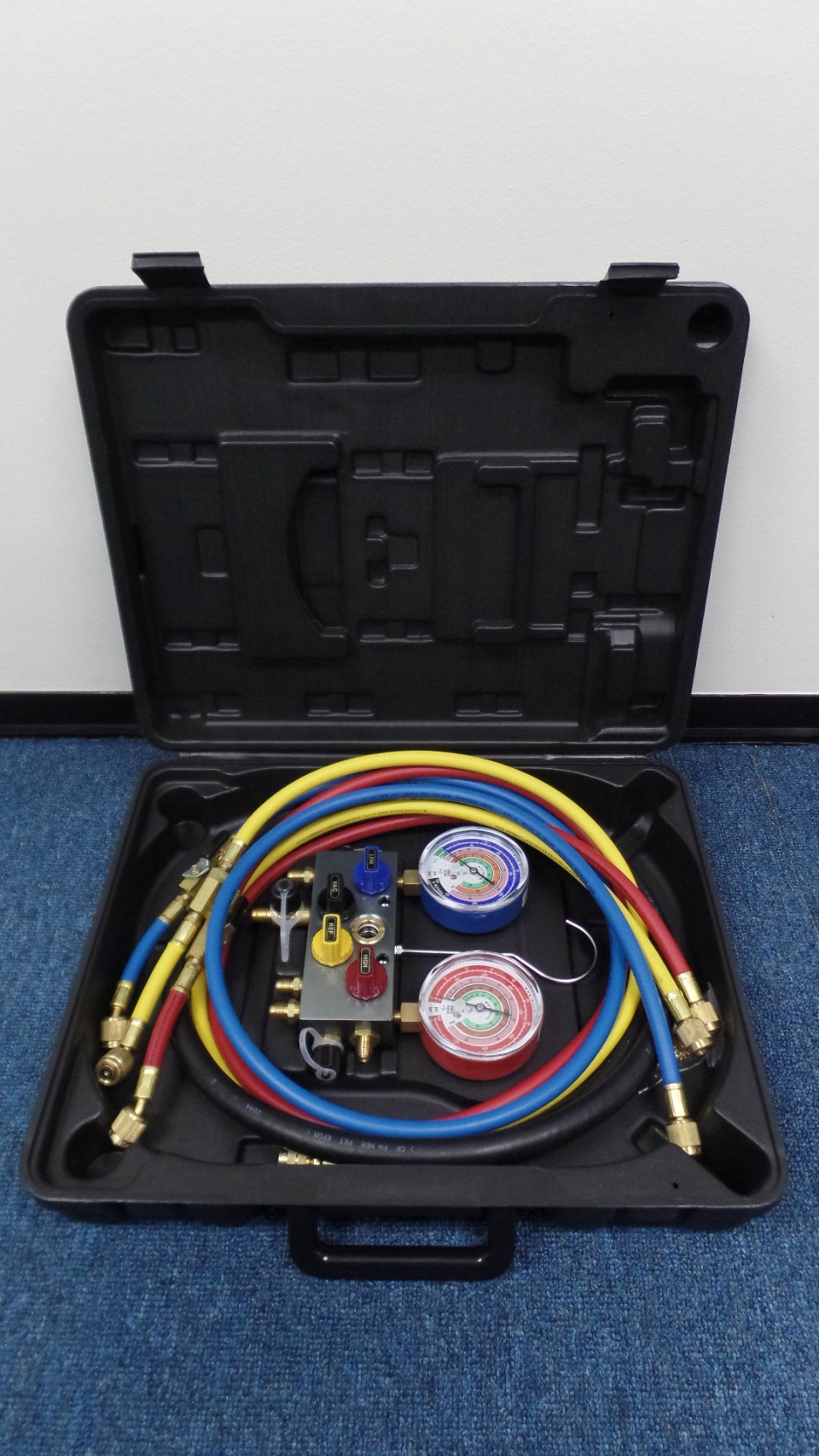 MASTERCOOL 96261EB413 4-WAY ALU. MANIFOLD SET & ADAPTERS C/W 5FT HOSES (R410A, R407C, R22)