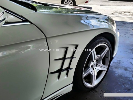 MERCEDES BENZ W219 CLS FRONT FENDER