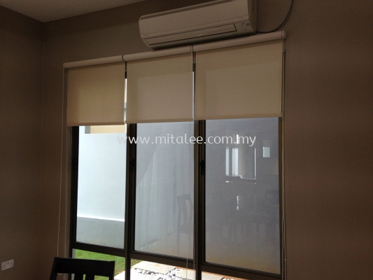 ROLLER BLIND (NORMAL FABRIC)