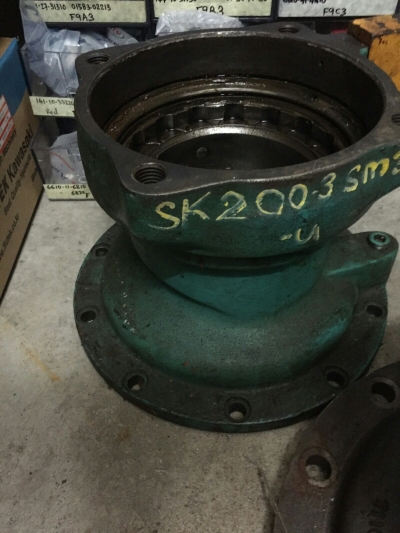 SK200-3 Swing Motor Housing_(USED)