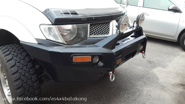 MITSUBISHI TRITON FRONT BULL BAR JUNGLE BRAND