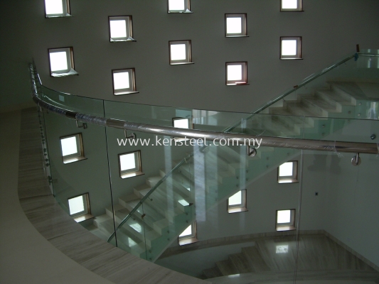 Glass staircase 5