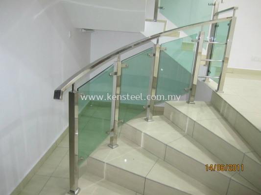 Glass staircase 54