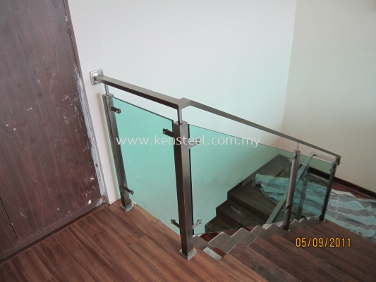 Glass staircase 55