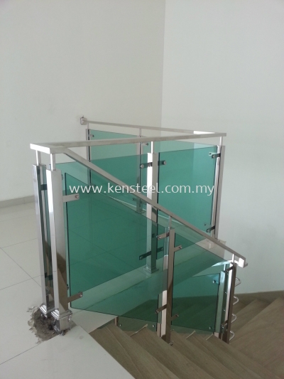 Glass staircase 60