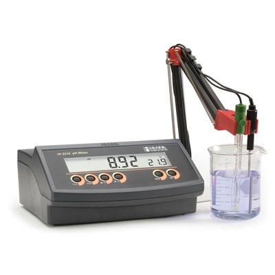 pH Benchtop Meters HI2210