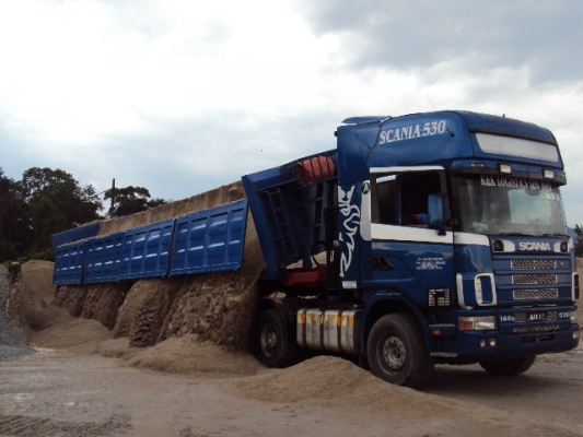 Side Tipper - Sand Transport