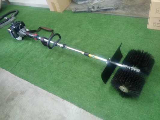 Mechanical Broom with Engine