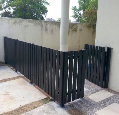 Fencing (Black) - Pet enclosure