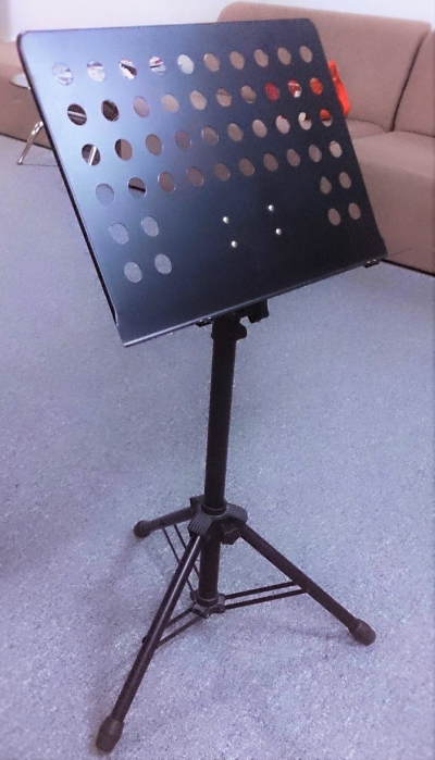 Solid music stand - RM 110