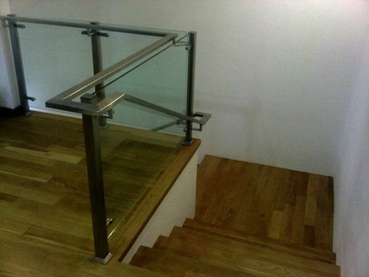 Semi-D Staircase Tempered Glass