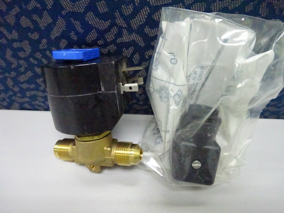 EMERSON FLOW CONTROLS SOL. VALVE (C/W COIL)