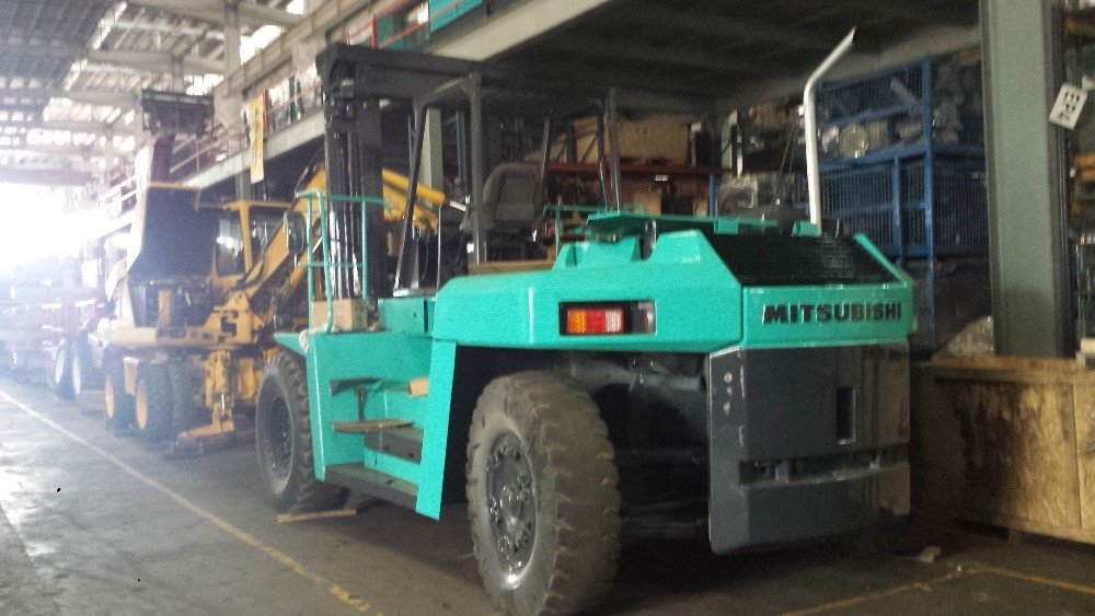 Heavy Forklift for rental at Pengerang