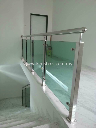 Glass staircase 62