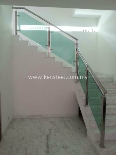 Glass staircase 61