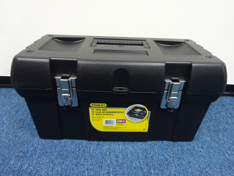 STANLEY PLASTIC TOOL BOX