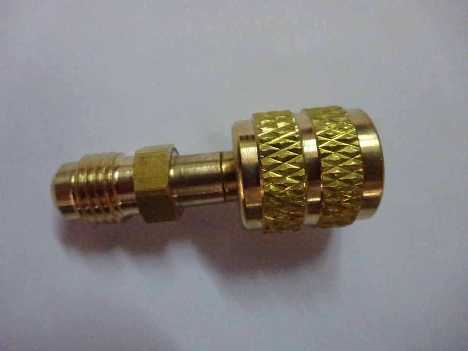 RU-410A ADAPTOR FOR R410A (FEMALE 5/16" X MALE 1/4") (REF)