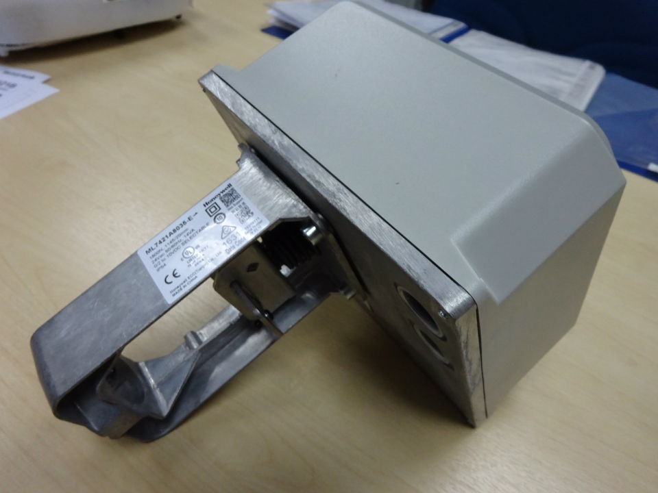 HONEYWELL ML7421A8035-E 24V 50/60HZ DIRECT COUPLED ELECTRIC VALVE ACTUATOR