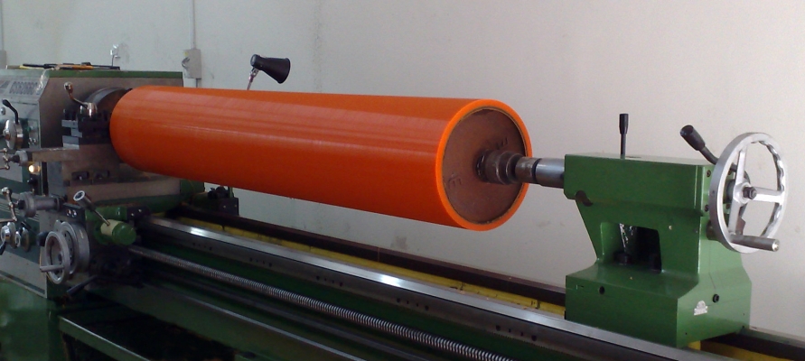 Pinch roller on Lathe machine