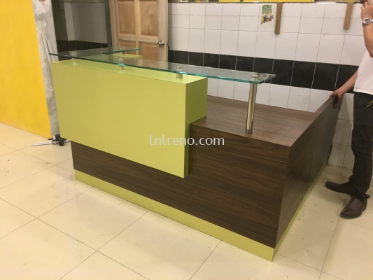 Customize Cashier counter Reception Counter in PJ Selangor Malaysia #plywood #melamine  #veneer #spray paint #laminate #customize #sliding door #glass door #swing door #built in #nyatoh #oak #aluminium door #carcass #panel #fluted panel #drawer #tv hang on panel #partition #box up #counter #cashier #shelves #open shelves