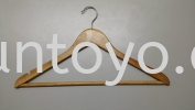 C3012 Wooden Hanger w/Bar Clothes Hangers