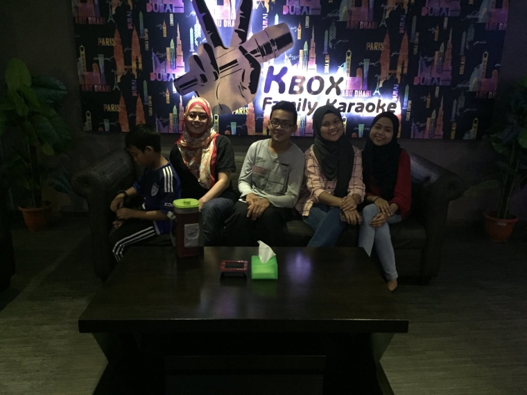 V KBOX FAMILY KARAOKE AT PLAZA SENTUL