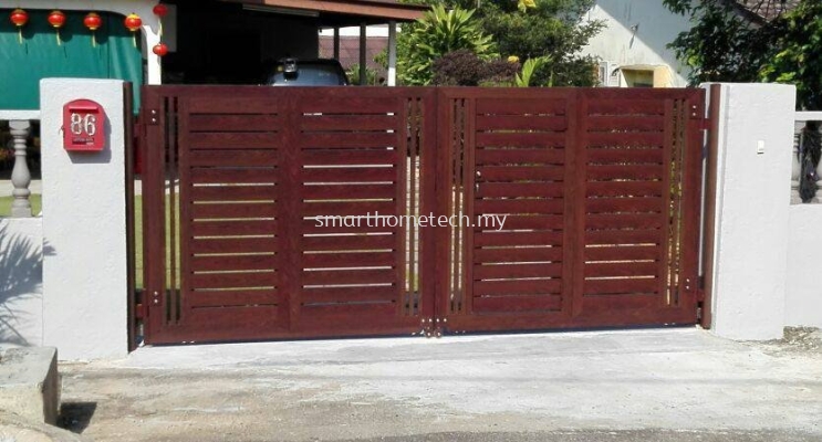 Wood Aluminium Gate