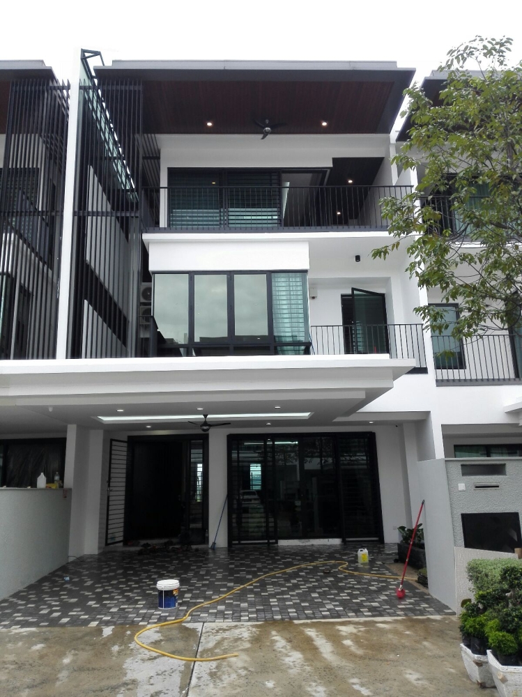 Silver Bronze DUTA VILLA ,SETIA ALAM Heat Rejected Solar 