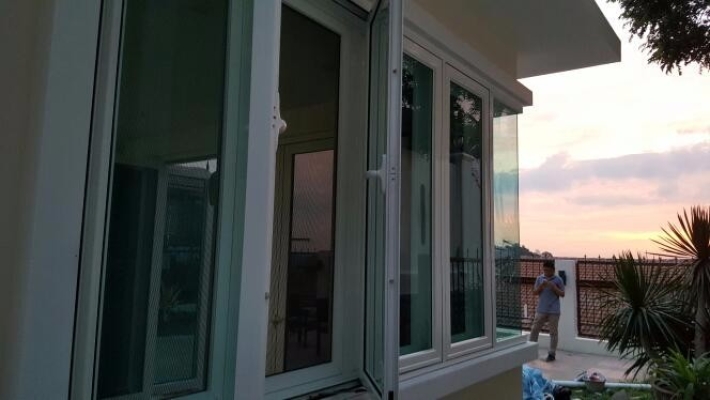 Stainless Steel Woven Multipoint Window