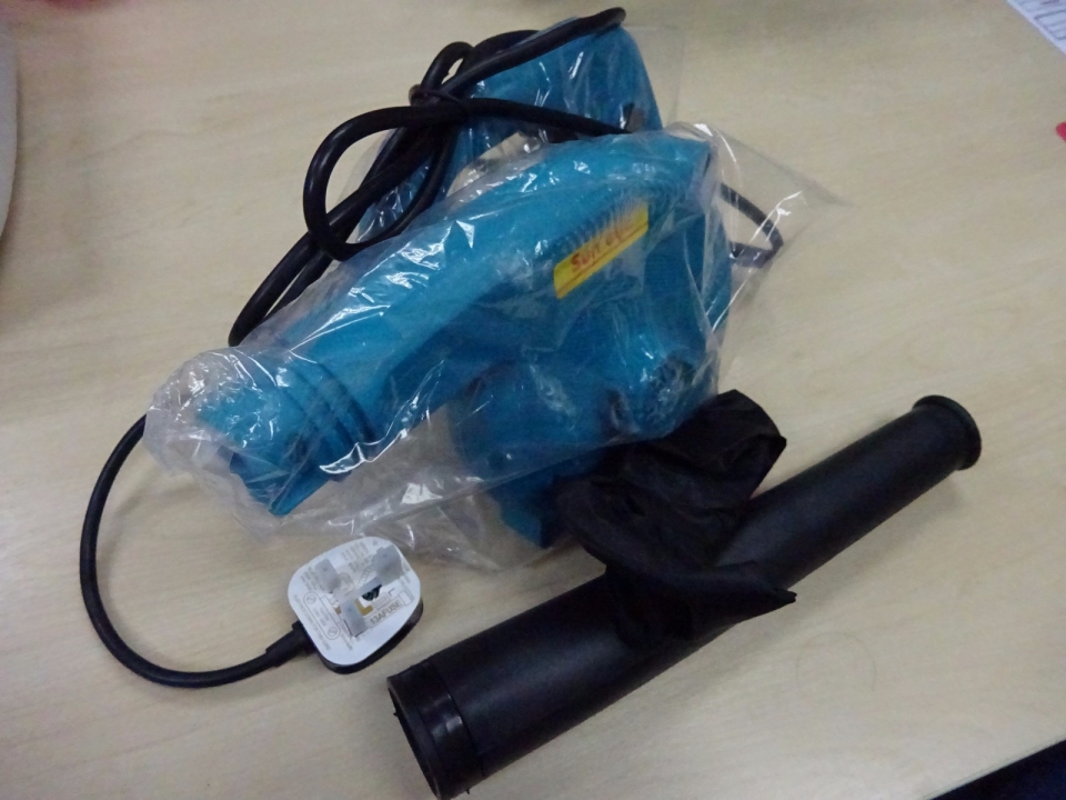 SUN EYE HB906 (230V/50HZ 680W / 16,000 RPM) HAND BLOWER (GERMAN STANDARD)