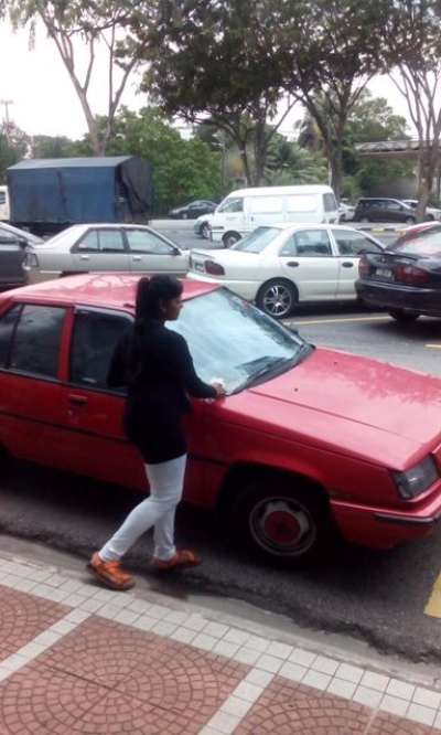 Car Windscreen Flyer Distribution