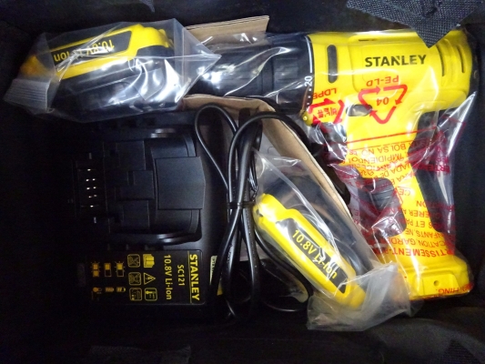 STANLEY SCD12S2 10.8v LI-ION CORELESS DRILL (2-BATTERY & 1-CHARGER)