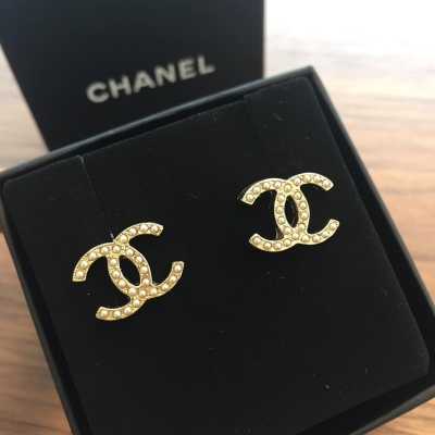 (SOLD) Brand New Chanel Earring