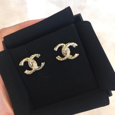 (SOLD) Brand New Chanel Earring