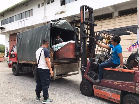 12.07.2017 Loading bundle to customer's lorry 