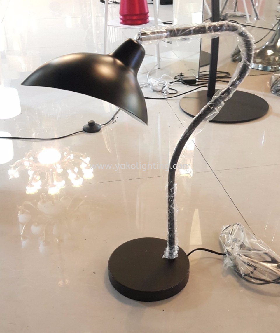 2043. STAND LAMP AND TABLE LAMP