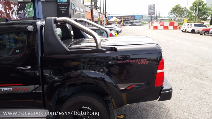 HILUX TOP UP WITH ROLL BAR 