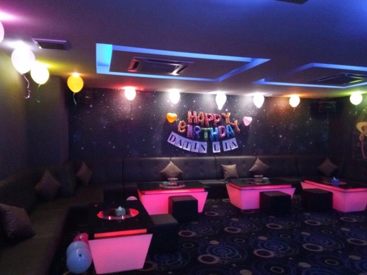 BIRTHDAY PART VIP Room AT V KBOX 