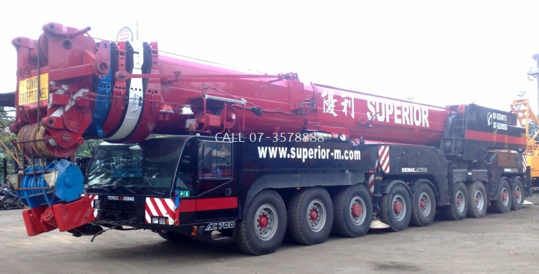 700 Ton All Terrain Crane